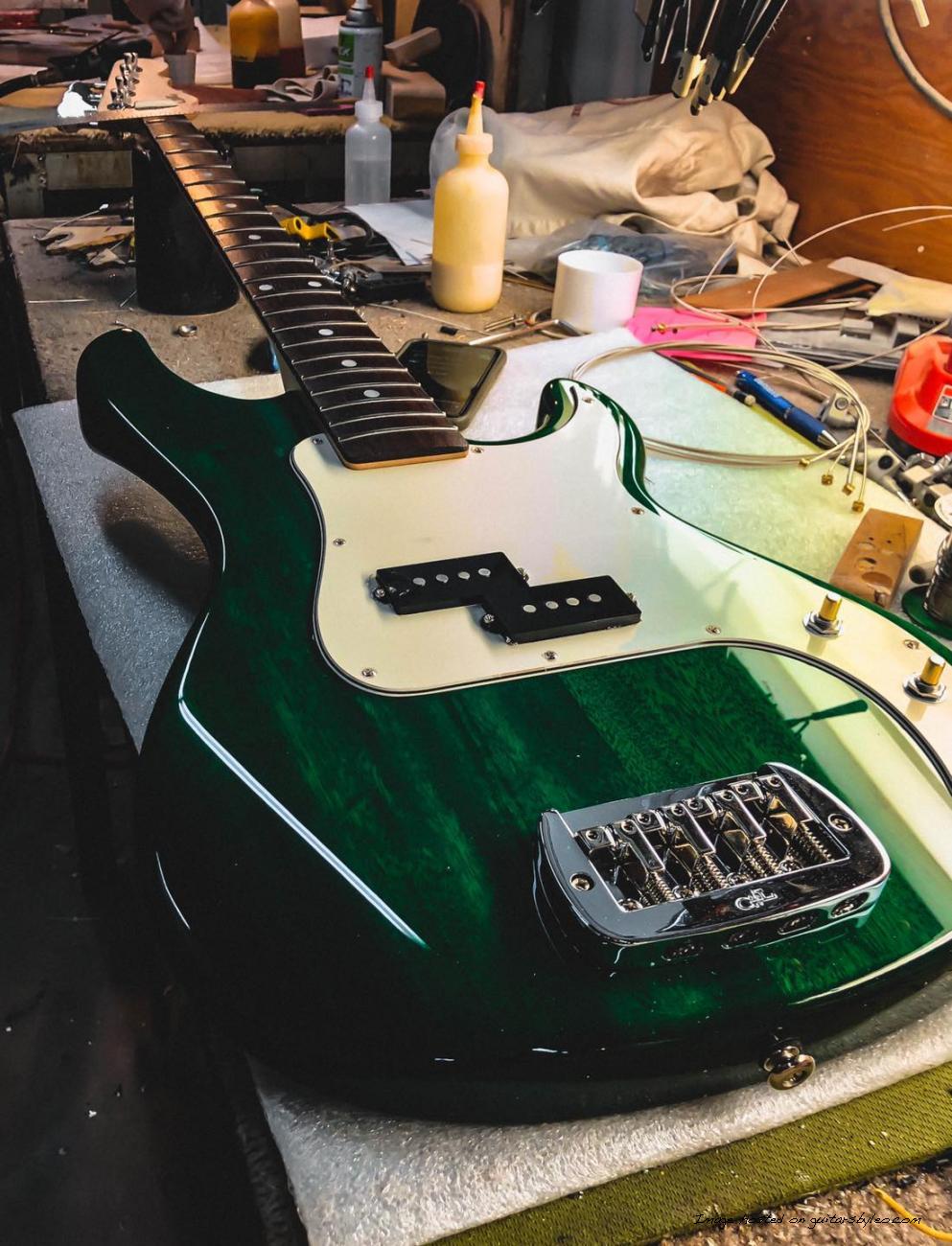 Custom Shop LB-100 with a Clear Forest Green finish1