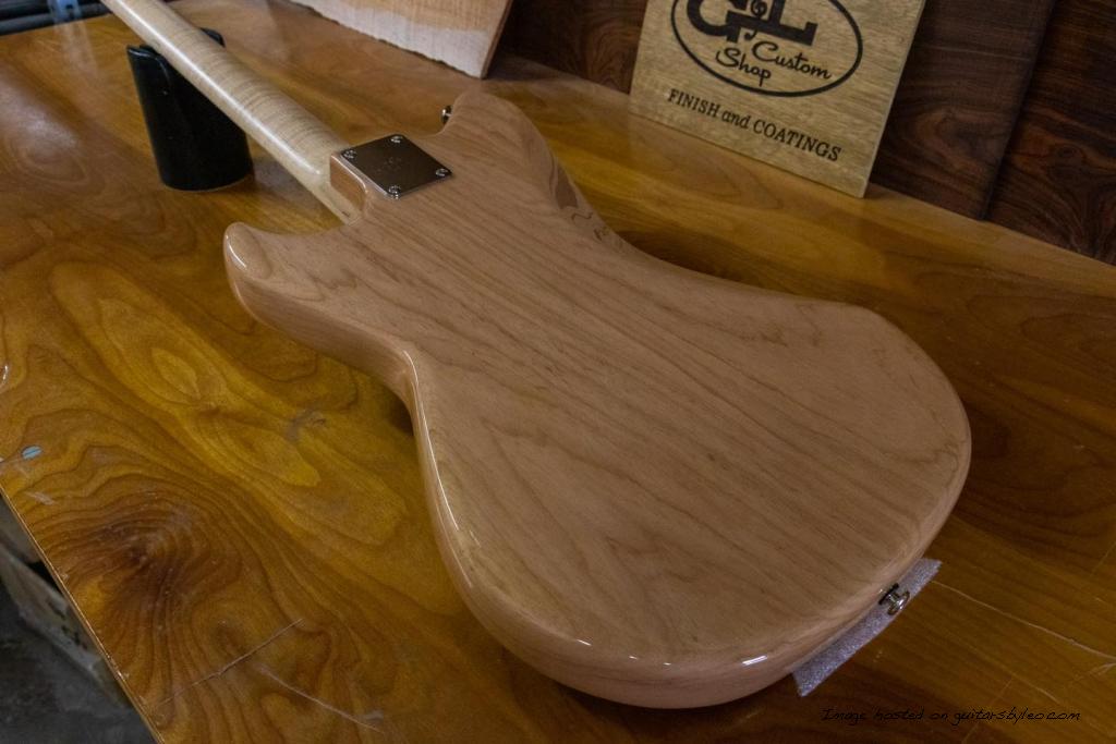 Custom Shop Fallout 2 Short Scale bass in Natural over Swamp Ash-8