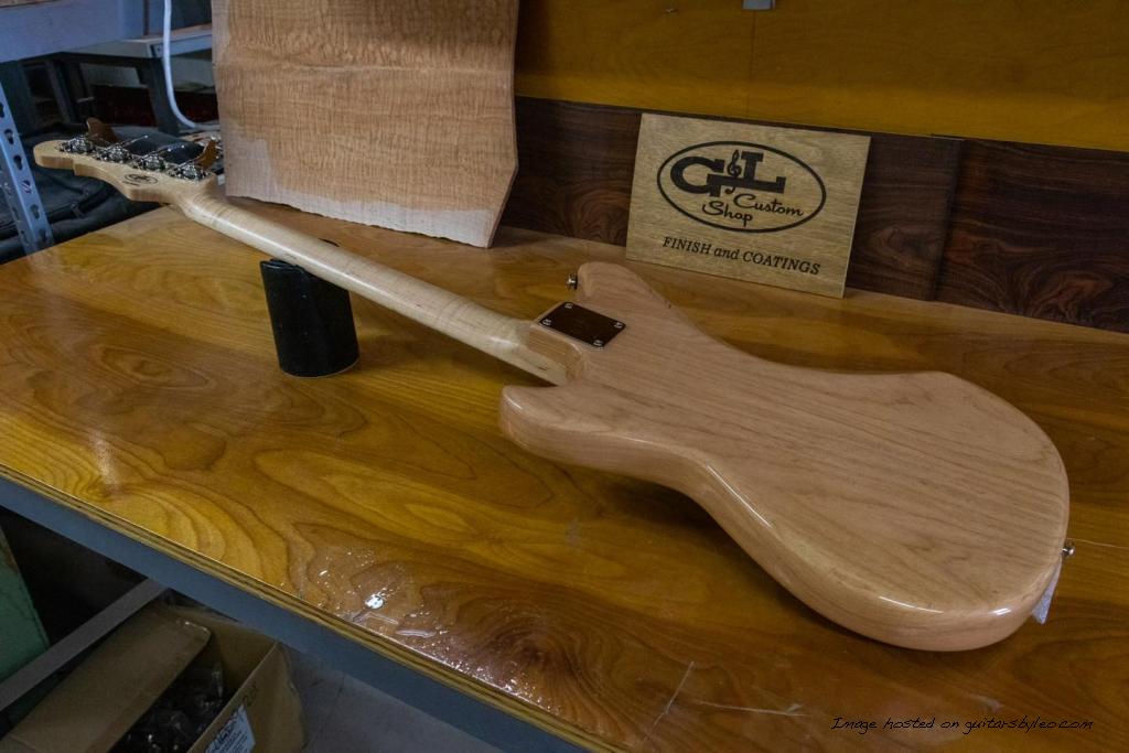 Custom Shop Fallout 2 Short Scale bass in Natural over Swamp Ash-9