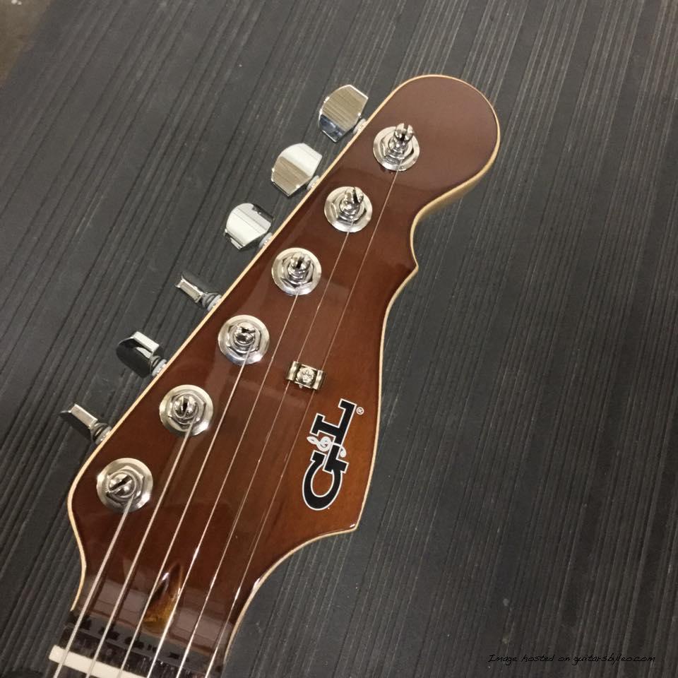 Whiskey matching headstock with model delete
