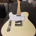 lefty AC in Vintage White