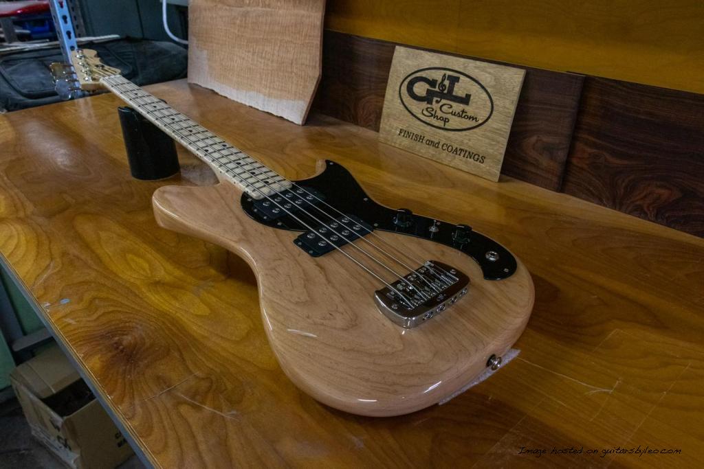 Custom Shop Fallout 2 Short Scale bass in Natural over Swamp Ash-1