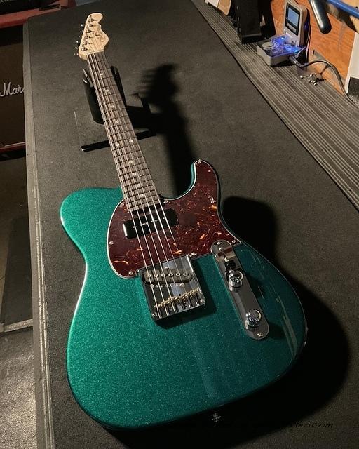 BTO ASAT Classic Bluesboy 90 in Emerald Green Metallic over alder