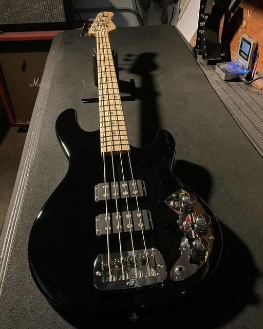CLF Research L-2000 in Jet Black over alder
