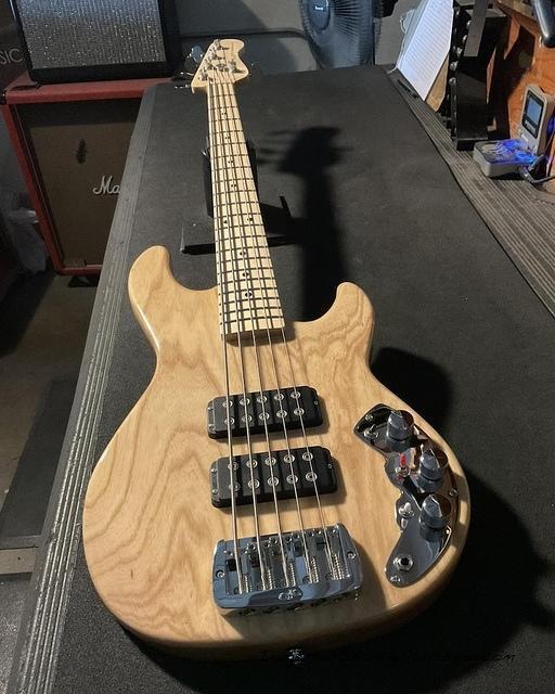 CLF Research L-2500 in Natural Gloss over swamp ash