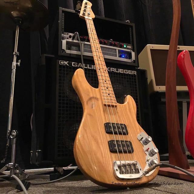 gonna thump on Tony s 81 L-2000