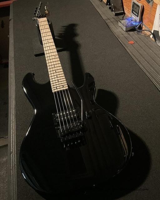 Fullerton Deluxe Rampage 24 in Jet Black with maple fingerboard-The Axe Palace