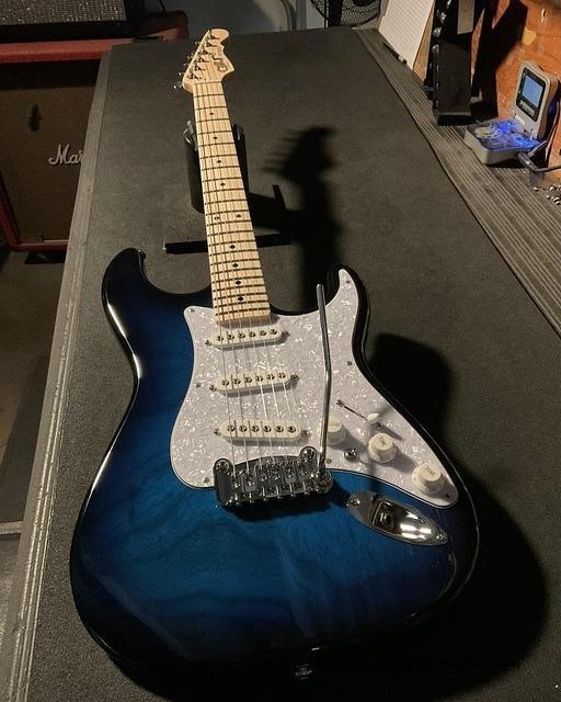 Fullerton Deluxe S-500 in Blueburst over swamp ash