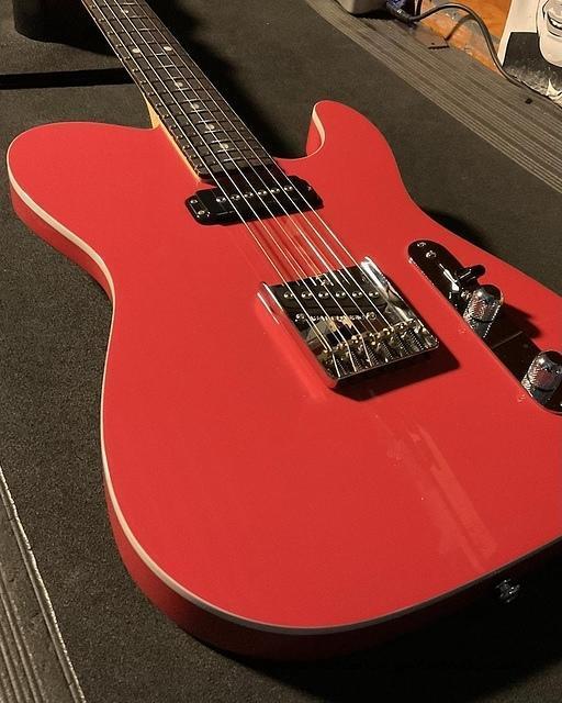 Sweetwater Exclusive ASAT Classic Custom in Fiesta Red-2