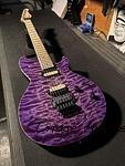 The G-200 style body with deeper treble-side cutaway has been built-1